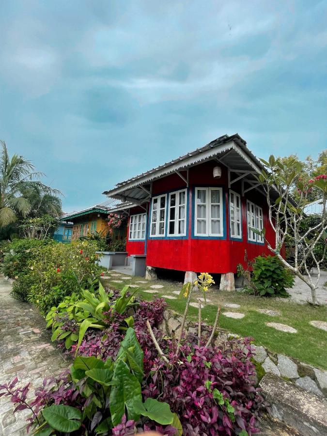 Rock And Wreck Dive Resort Tanjungbinga Exterior photo